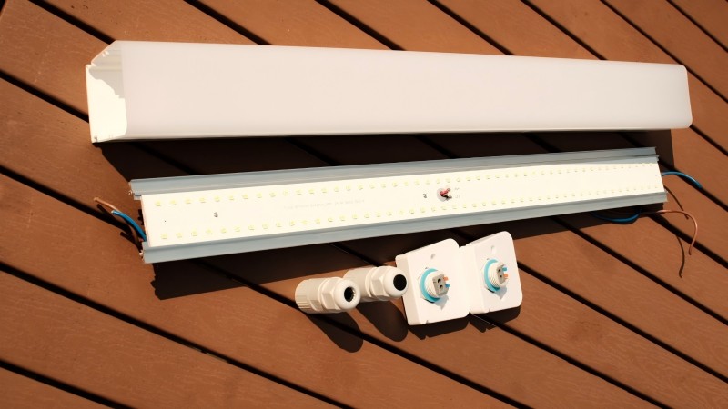 ¿Cómo funciona el proceso de producción completo de las luces a prueba de triunfos?