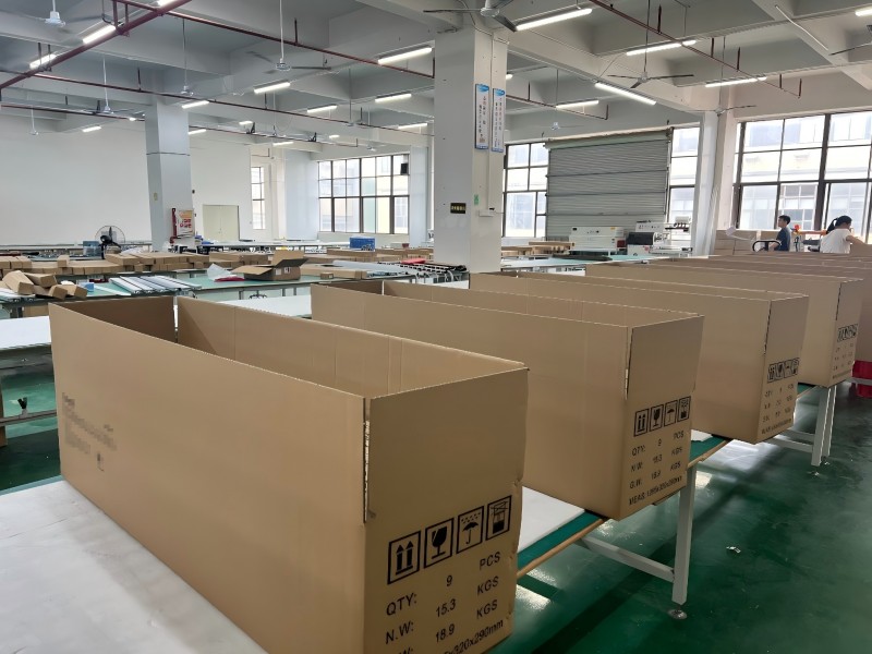 Fanxstar, cientos de luminarias tri-resistentes están entregando al extranjero